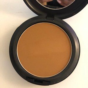 MAC Studio Fix Powder Plus Foundation